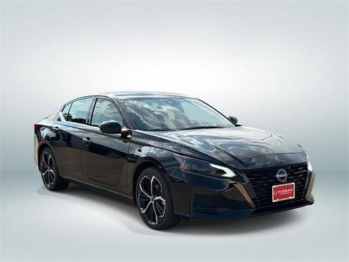 2025 Nissan Altima SR FWD