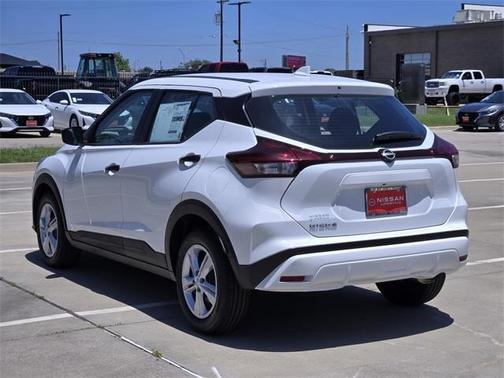2025 Nissan Kicks S