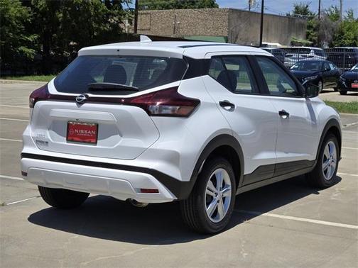 2025 Nissan Kicks S