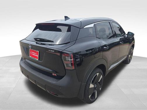 Super Black 2026 Nissan Kicks SR