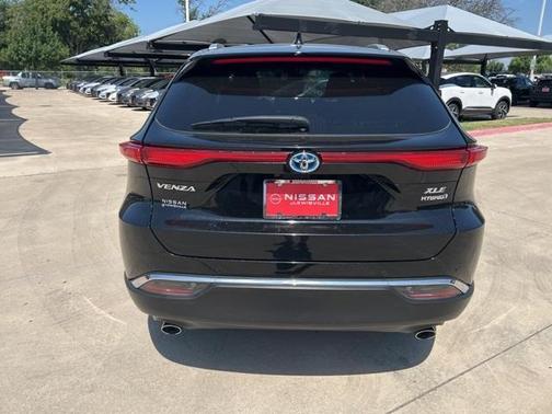 2022 Toyota Venza XLE