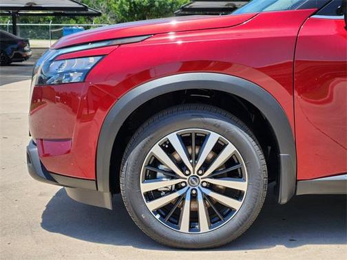 2025 Nissan Pathfinder Platinum 4WD