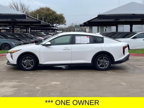 Snow White Pearl 2025 Kia K4 LXS