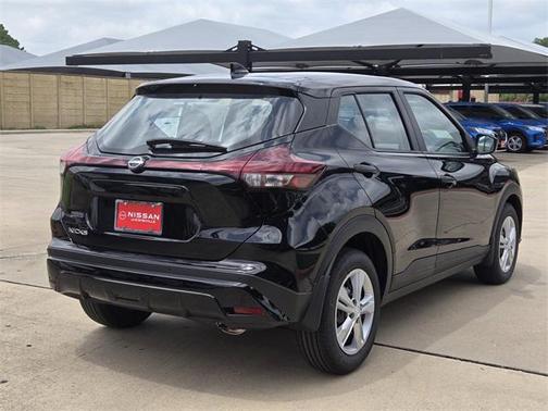 2025 Nissan Kicks S