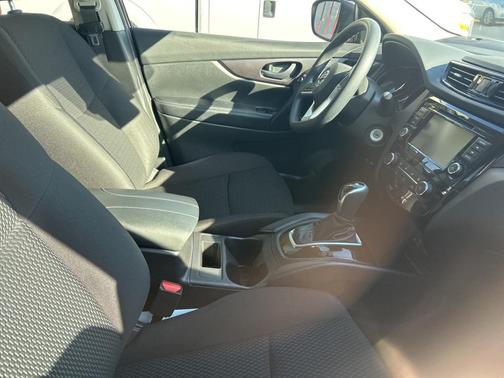 2022 Nissan Rogue Sport S