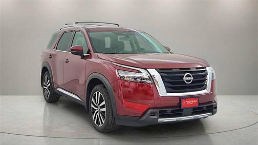 2025 Nissan Pathfinder Platinum 4WD
