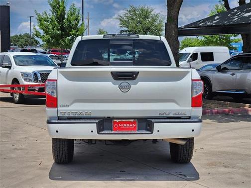 2023 Nissan Titan SV