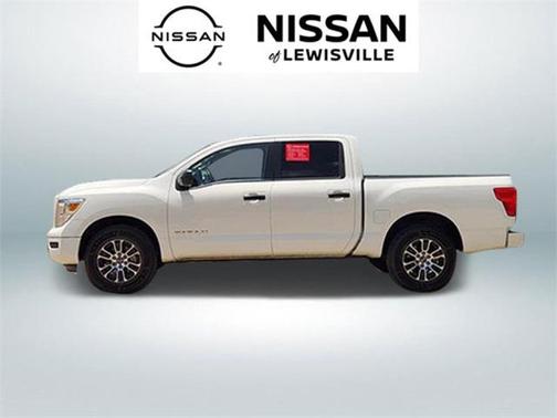 2023 Nissan Titan SV
