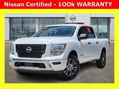 2023 Nissan Titan SV