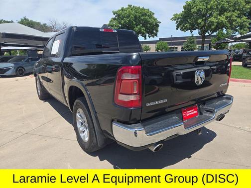 Diamond Black Crystal Pearlcoat 2022 RAM 1500 Laramie