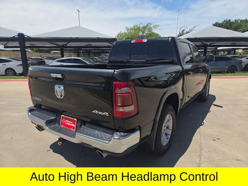 Diamond Black Crystal Pearlcoat 2022 RAM 1500 Laramie