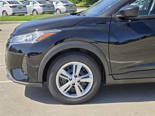 2025 Nissan Kicks S