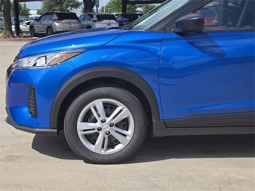 2025 Nissan Kicks S