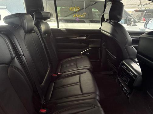 Bright White Clearcoat 2024 Jeep Wagoneer Series II 4x2