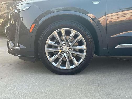 2022 Cadillac XT6 Premium Luxury FWD