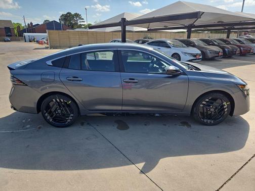 Gun Metallic 2026 Nissan Sentra SR