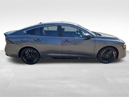 Gun Metallic 2026 Nissan Sentra SR