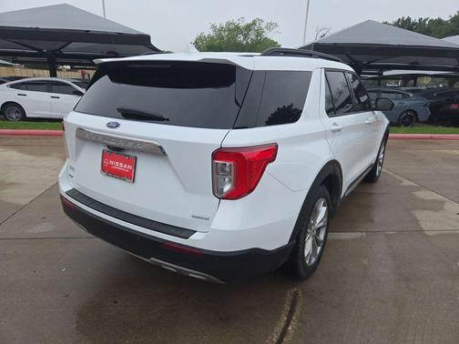 Oxford White 2020 Ford Explorer XLT