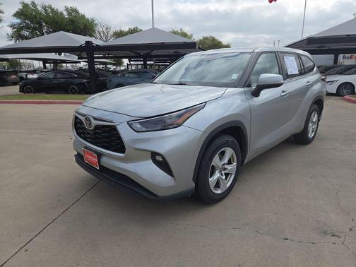 Celestial Silver Metallic 2024 Toyota Highlander LE