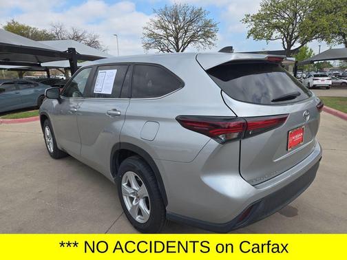 Celestial Silver Metallic 2024 Toyota Highlander LE