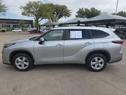 Celestial Silver Metallic 2024 Toyota Highlander LE