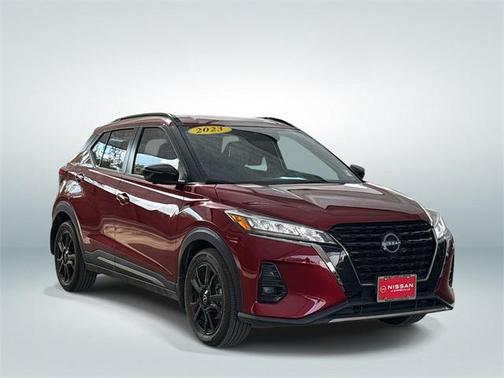 2023 Nissan Kicks SR