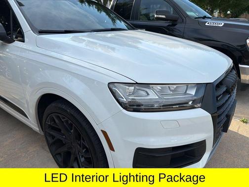White 2017 Audi Q7 2.0T Premium