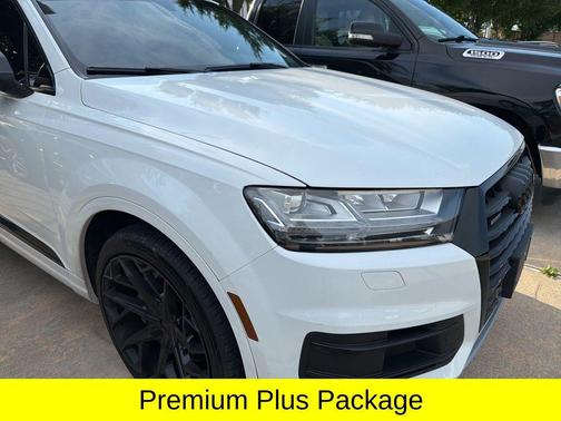 White 2017 Audi Q7 2.0T Premium