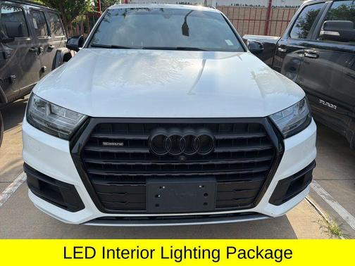 White 2017 Audi Q7 2.0T Premium