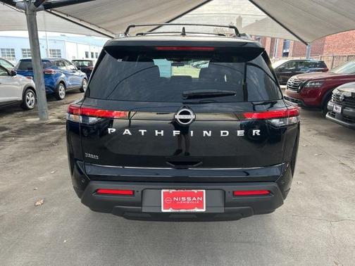 2025 Nissan Pathfinder SV FWD