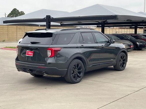 2023 Ford Explorer ST-Line