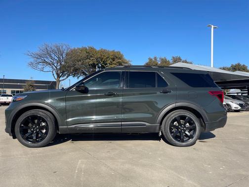 2023 Ford Explorer ST-Line