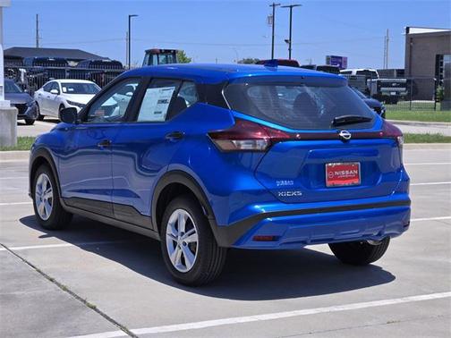 2025 Nissan Kicks S