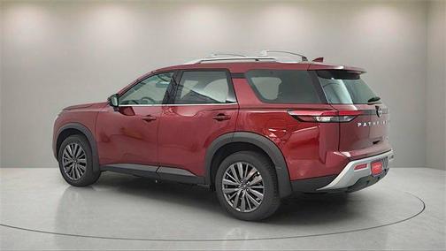 2025 Nissan Pathfinder SL FWD