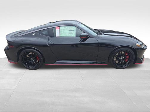 Black Diamond Pearl 2026 Nissan Z NISMO
