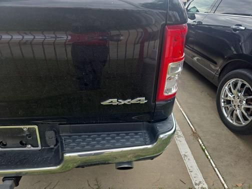 Diamond Black Crystal Pearlcoat 2020 RAM 1500 Big Horn/Lone Star