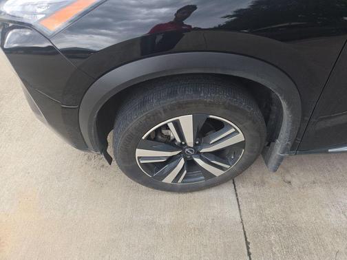 Super Black 2023 Nissan Rogue SL