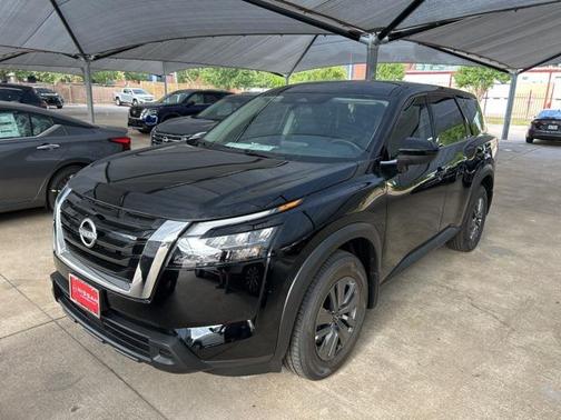 2025 Nissan Pathfinder S FWD