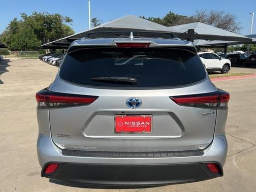 2022 Toyota Highlander Hybrid XLE