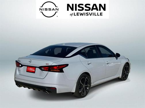 2024 Nissan Altima SR FWD