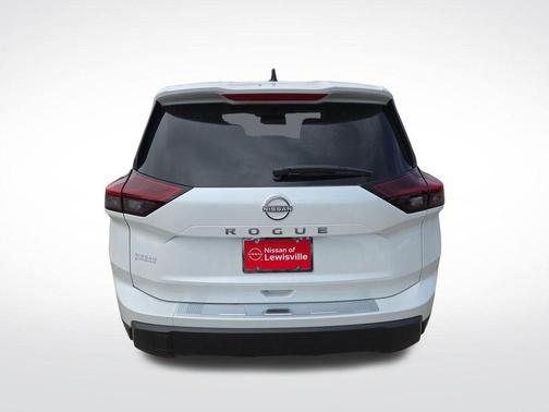 Everest White Pearl Tricoat 2026 Nissan Rogue SV