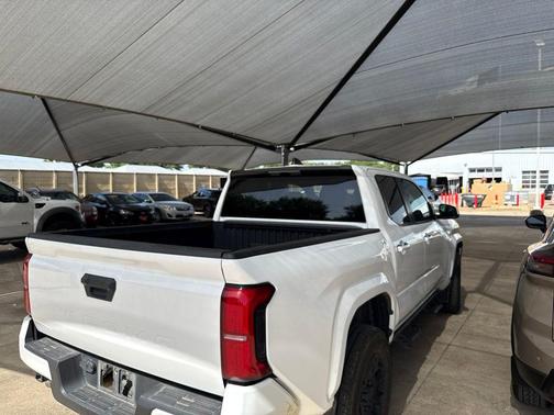 Ice Cap 2024 Toyota Tacoma SR5