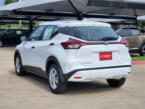2025 Nissan Kicks S
