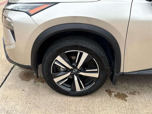 2024 Nissan Rogue SL