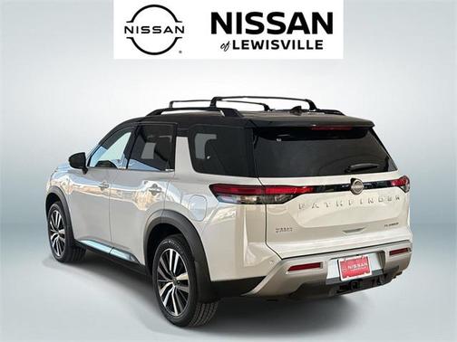 2025 Nissan Pathfinder Platinum FWD