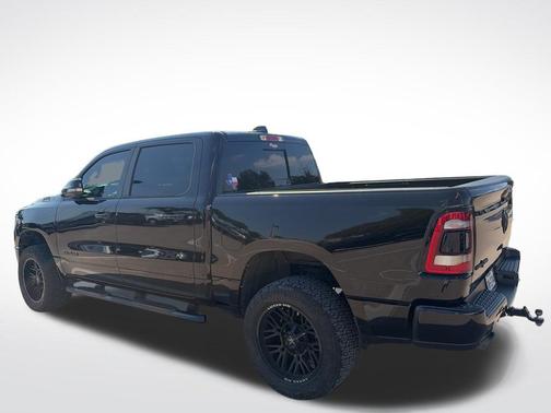 Diamond Black Crystal Pearlcoat 2021 RAM 1500 Big Horn/Lone Star