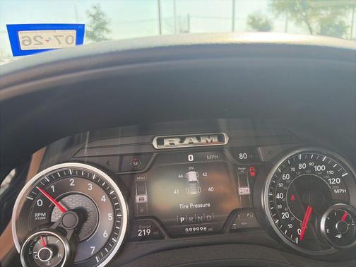 Diamond Black Crystal Pearlcoat 2021 RAM 1500 Big Horn/Lone Star