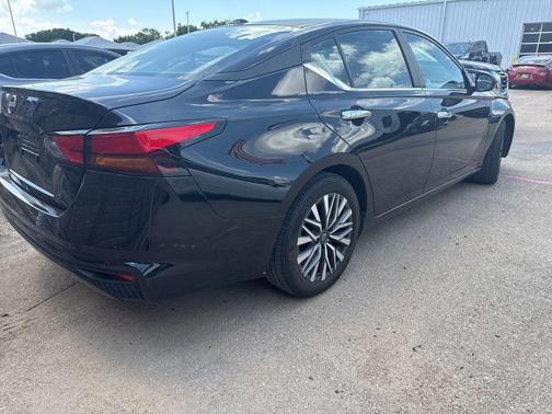 Super Black Clearcoat 2025 Nissan Altima 2.5 SV