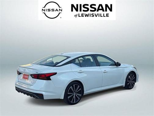 2022 Nissan Altima SR FWD