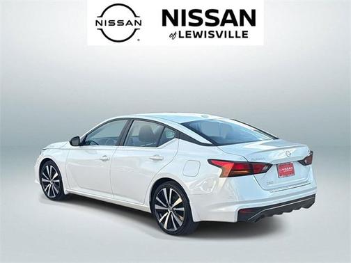 2022 Nissan Altima SR FWD